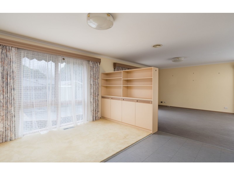 87 Blackburn Road, Mooroolbark VIC 3138