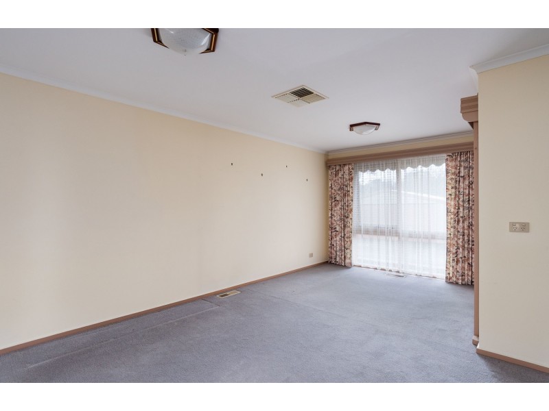 87 Blackburn Road, Mooroolbark VIC 3138