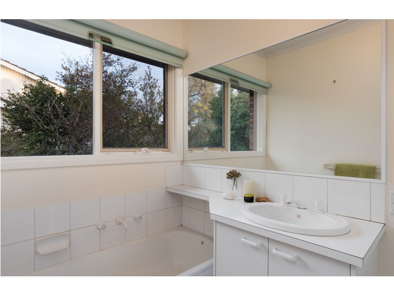 1/18-20 Hull Road, Croydon VIC 3136