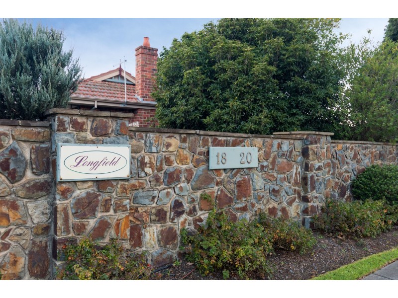 1/18-20 Hull Road, Croydon VIC 3136