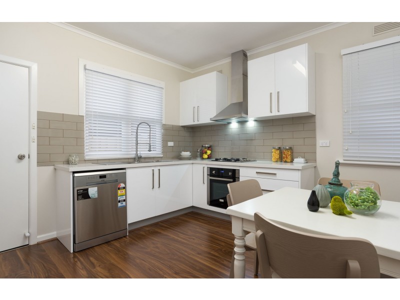 15 Farnley Street, Croydon VIC 3136