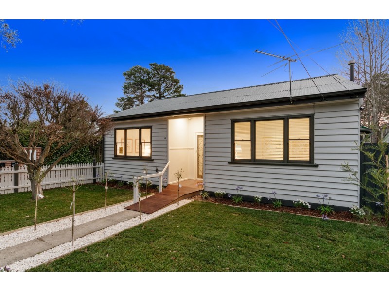 15 Farnley Street, Croydon VIC 3136