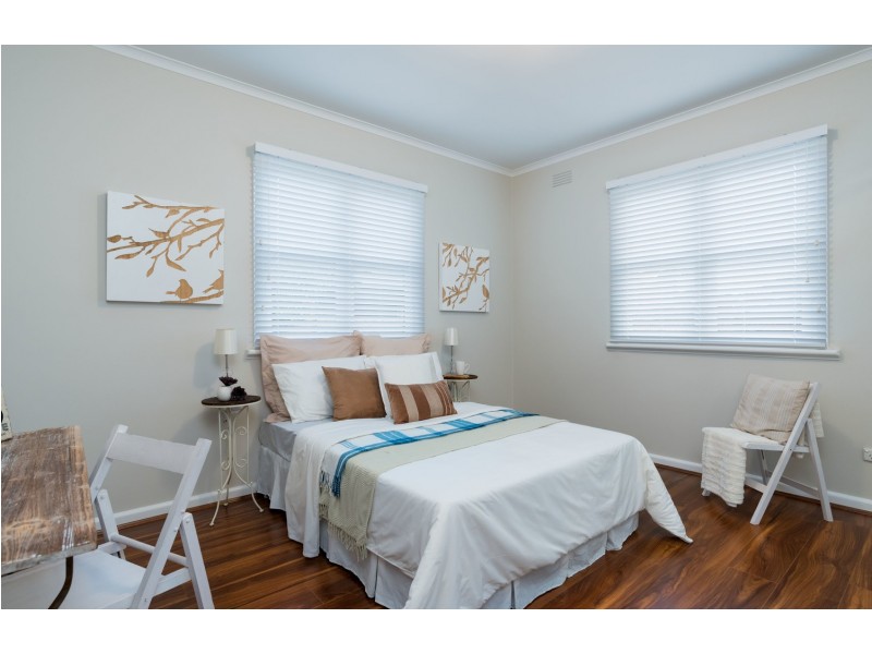 15 Farnley Street, Croydon VIC 3136