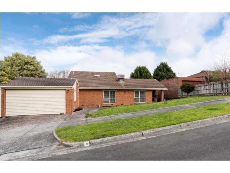 4 Oakbank Court, Mooroolbark VIC 3138