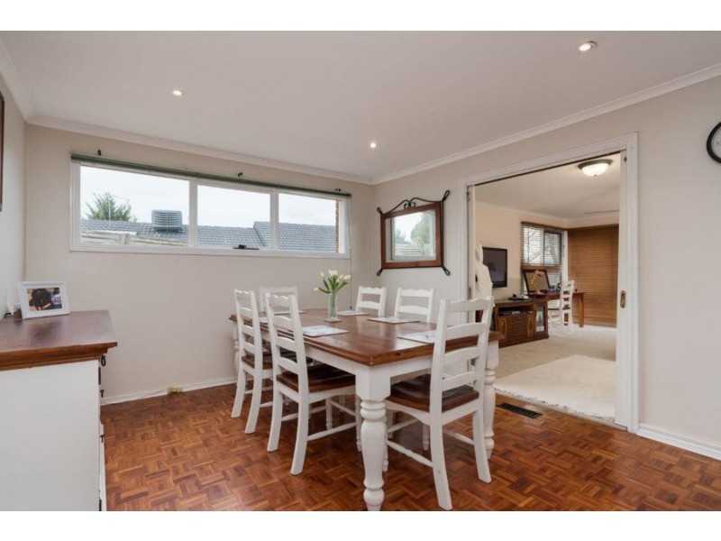 4 Oakbank Court, Mooroolbark VIC 3138