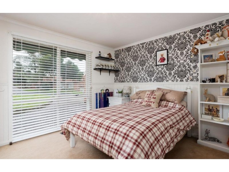 4 Oakbank Court, Mooroolbark VIC 3138
