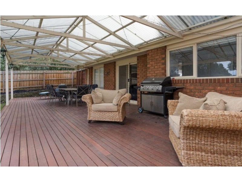 4 Oakbank Court, Mooroolbark VIC 3138