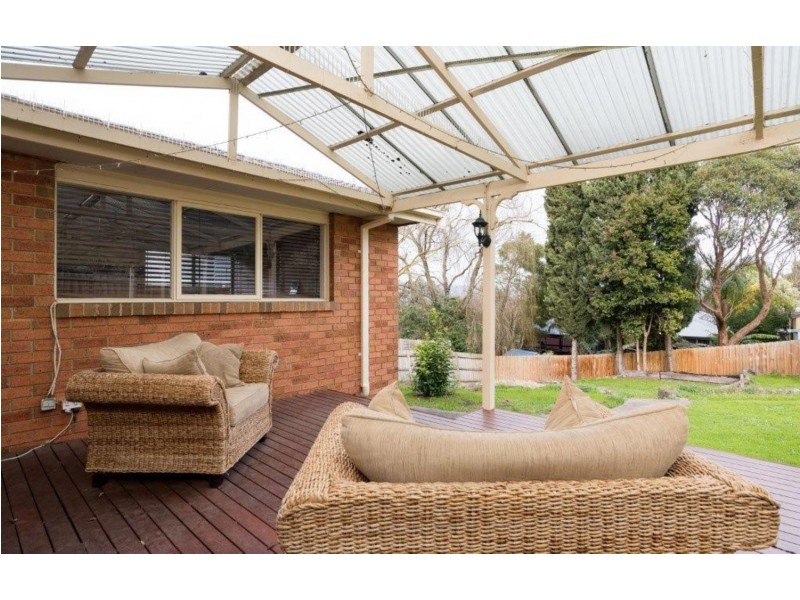 4 Oakbank Court, Mooroolbark VIC 3138