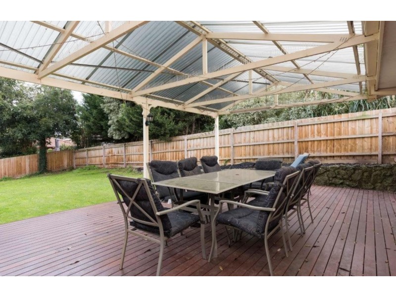4 Oakbank Court, Mooroolbark VIC 3138