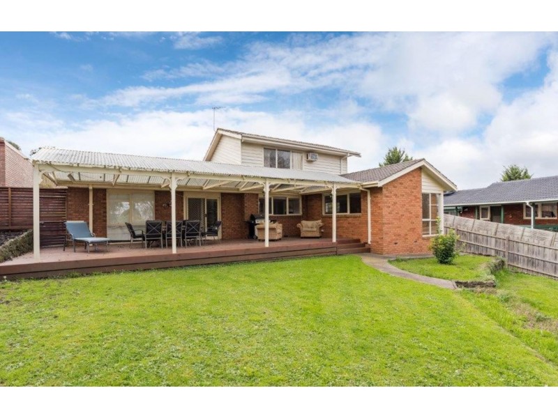 4 Oakbank Court, Mooroolbark VIC 3138