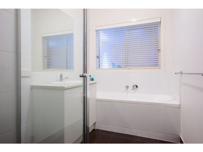 3/5 Contour Court, Chirnside Park VIC 3116