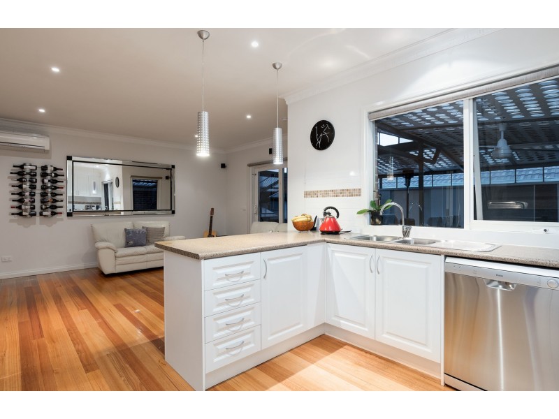 3 Diane Crescent, Mooroolbark VIC 3138