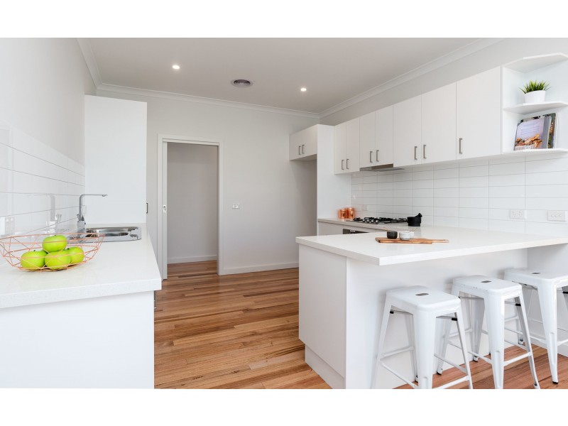 31 Balcombe Avenue, Mooroolbark VIC 3138