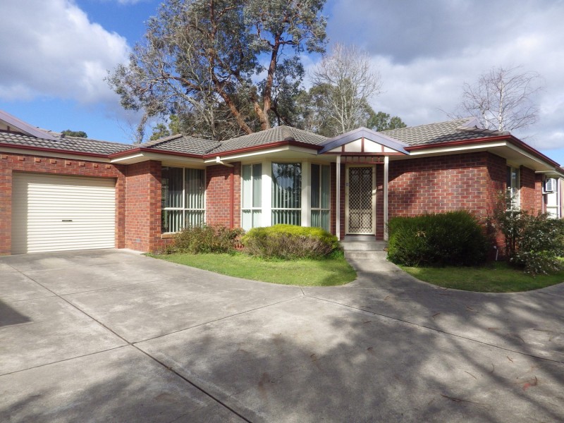 2/10 Dennis Street, Croydon VIC 3136