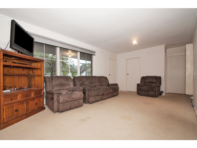 2/64 Warrien Road, Croydon VIC 3136