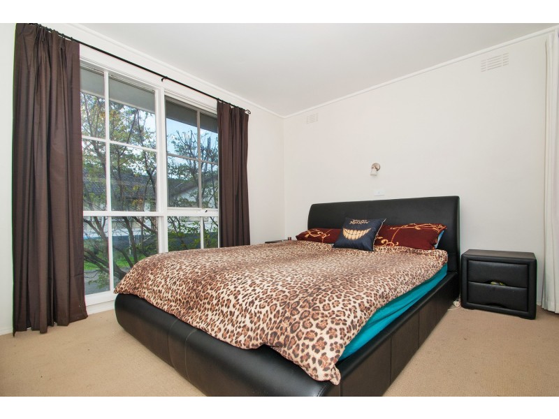 2/64 Warrien Road, Croydon VIC 3136