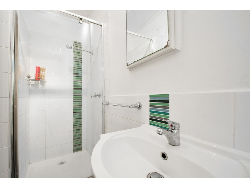 2/64 Warrien Road, Croydon VIC 3136