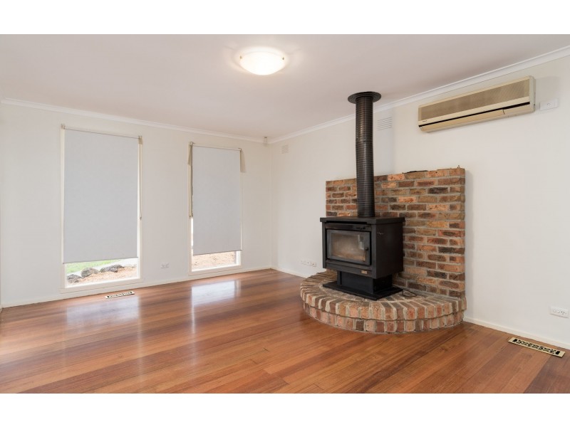 60 Lancaster Drive, Mooroolbark VIC 3138