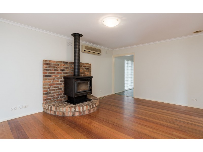 60 Lancaster Drive, Mooroolbark VIC 3138