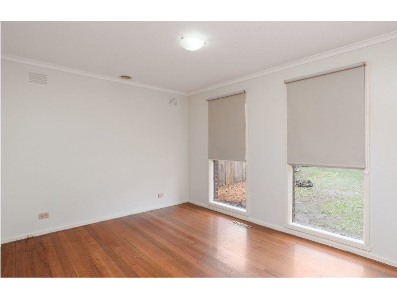 60 Lancaster Drive, Mooroolbark VIC 3138