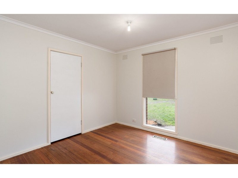 60 Lancaster Drive, Mooroolbark VIC 3138