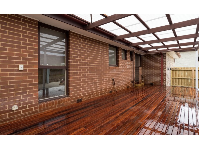 60 Lancaster Drive, Mooroolbark VIC 3138