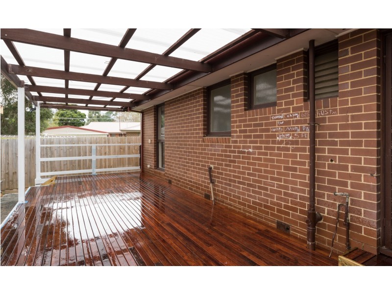 60 Lancaster Drive, Mooroolbark VIC 3138