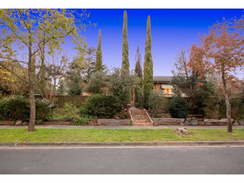5 Highland Crescent, Mooroolbark VIC 3138