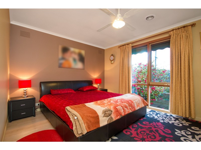 5 Highland Crescent, Mooroolbark VIC 3138