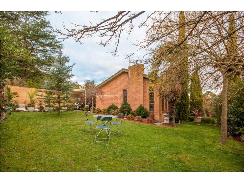 5 Highland Crescent, Mooroolbark VIC 3138