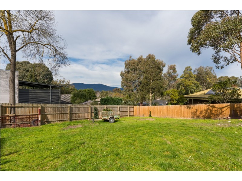 20a Moore Avenue, Croydon VIC 3136