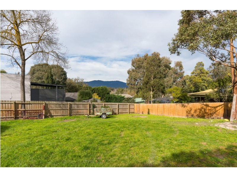 20a Moore Avenue, Croydon VIC 3136