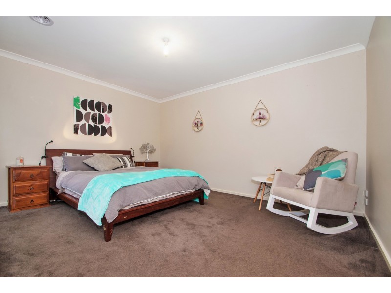 19a Cameron Road, Croydon VIC 3136