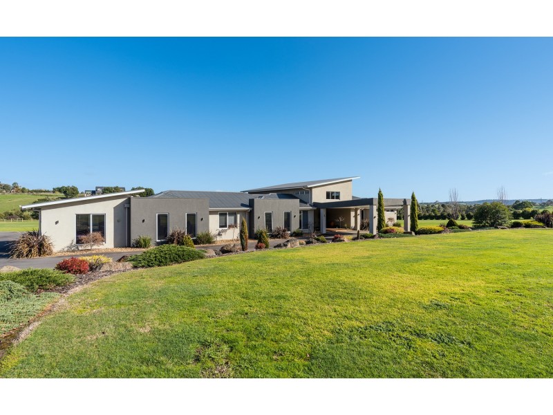 70 Sunset Drive, Chirnside Park VIC 3116