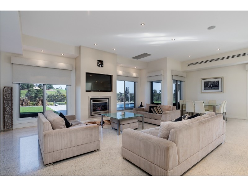 70 Sunset Drive, Chirnside Park VIC 3116