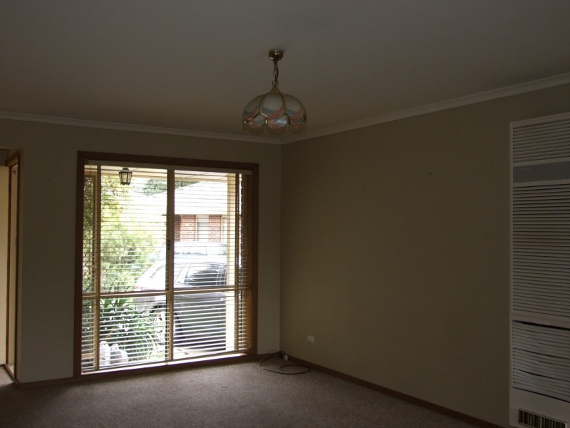 10/98 Sherlock Road, Mooroolbark VIC 3138