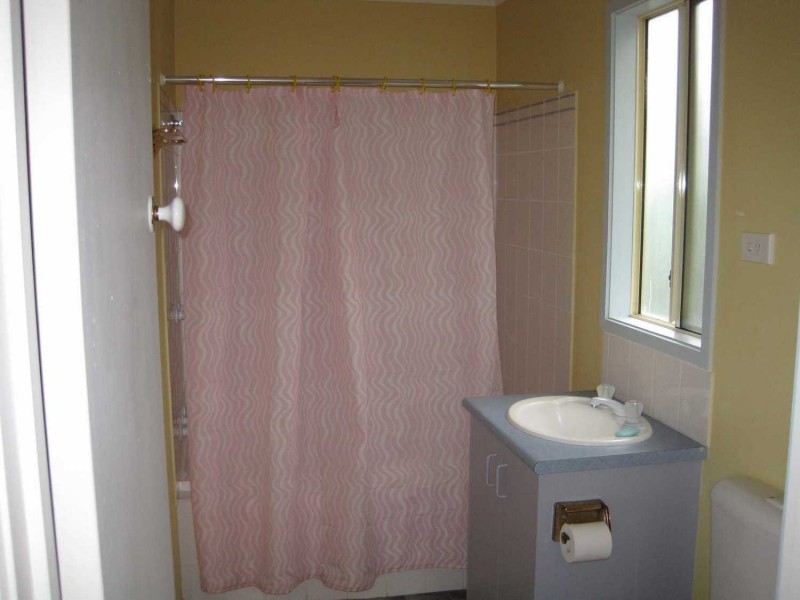 Rear/43 Tamworth Road, Kilsyth VIC 3137