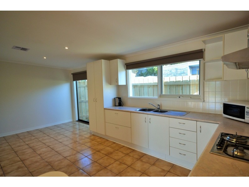 7 Holmes Road, Mooroolbark VIC 3138