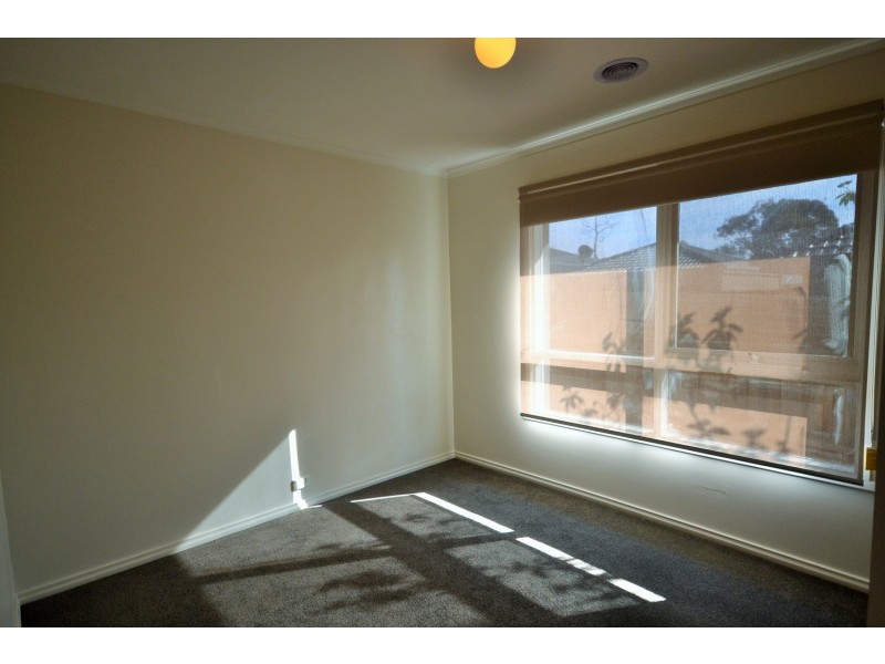 7 Holmes Road, Mooroolbark VIC 3138