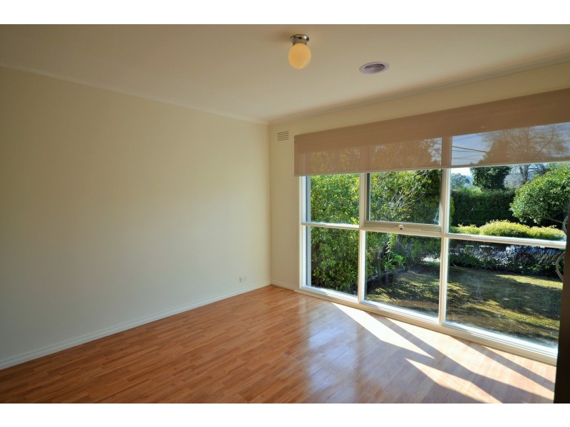 7 Holmes Road, Mooroolbark VIC 3138