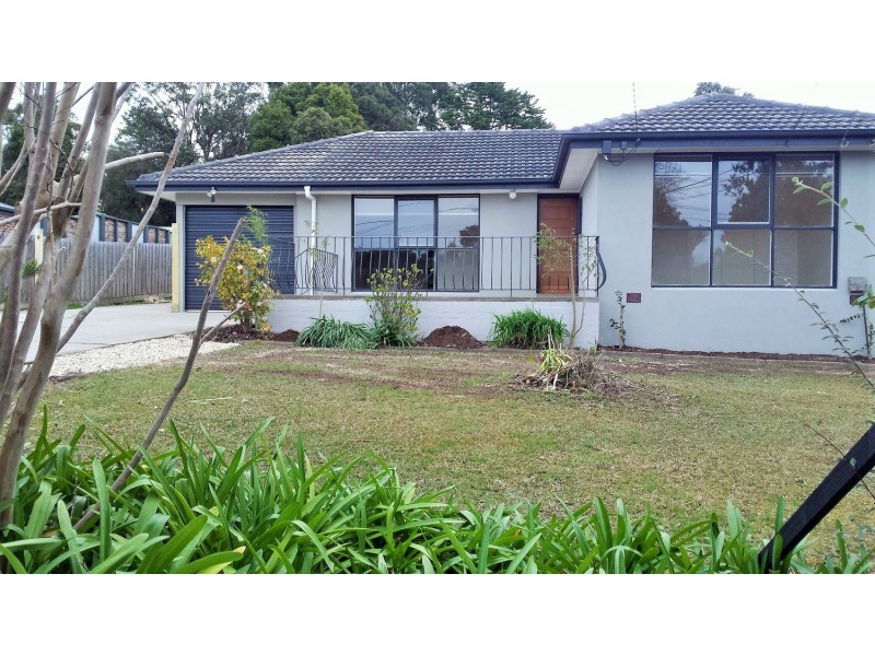 7 Holmes Road, Mooroolbark VIC 3138