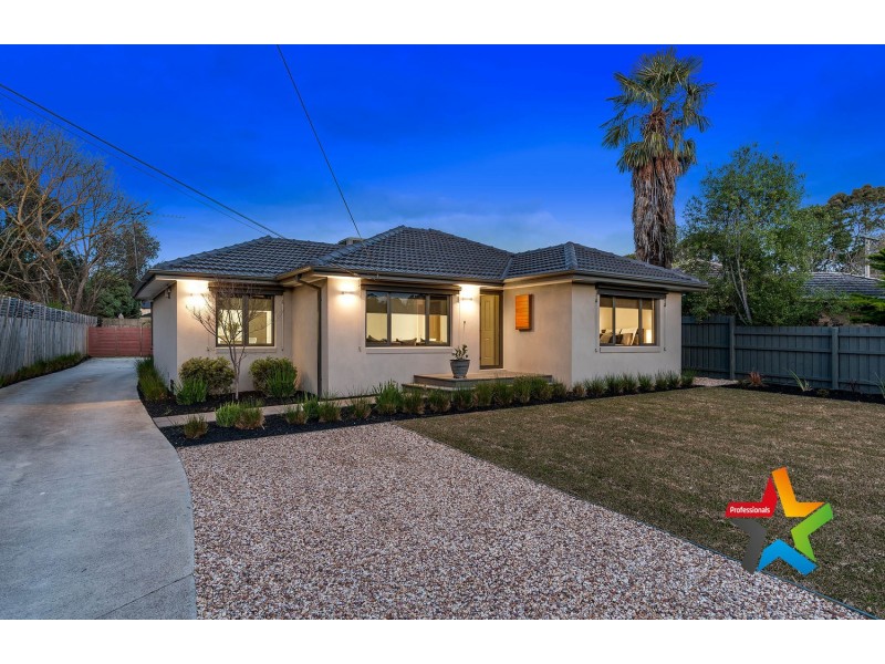 18 Blackburn Road, Mooroolbark VIC 3138