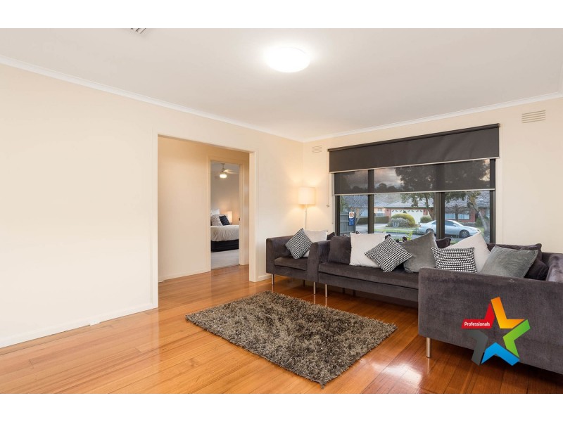 18 Blackburn Road, Mooroolbark VIC 3138