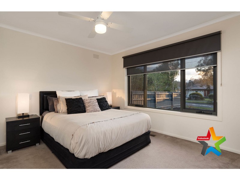 18 Blackburn Road, Mooroolbark VIC 3138