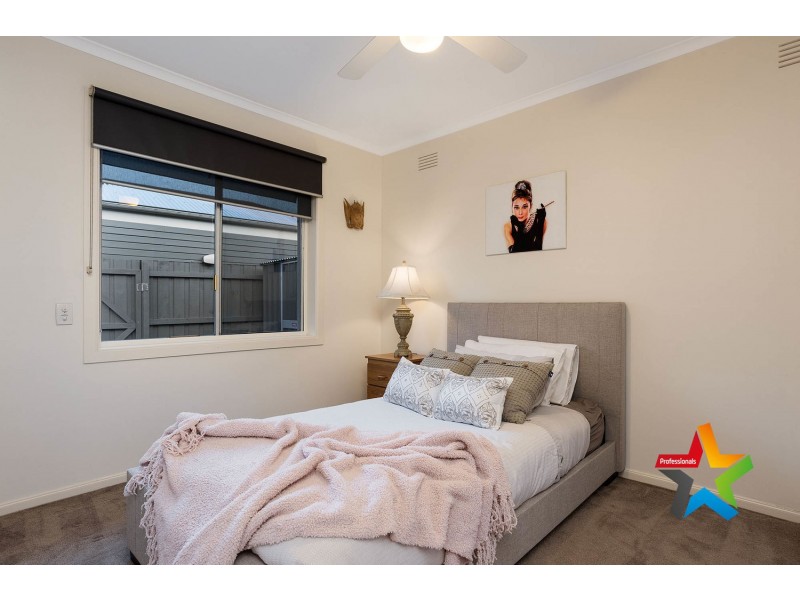 18 Blackburn Road, Mooroolbark VIC 3138