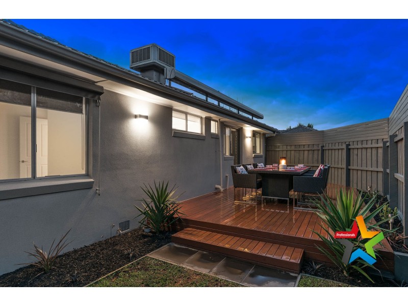 18 Blackburn Road, Mooroolbark VIC 3138