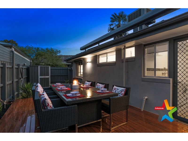 18 Blackburn Road, Mooroolbark VIC 3138