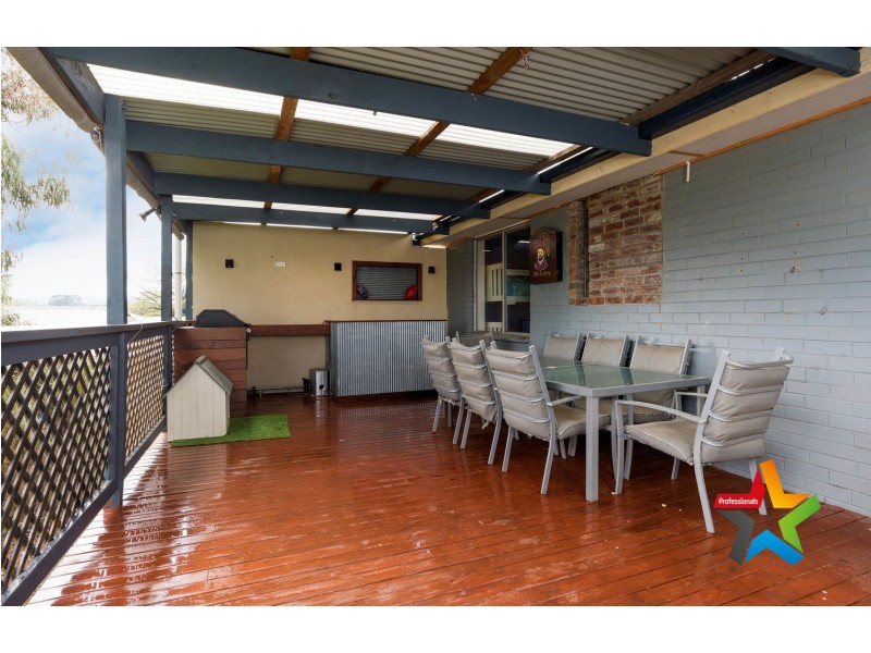 319 Hull Road, Mooroolbark VIC 3138