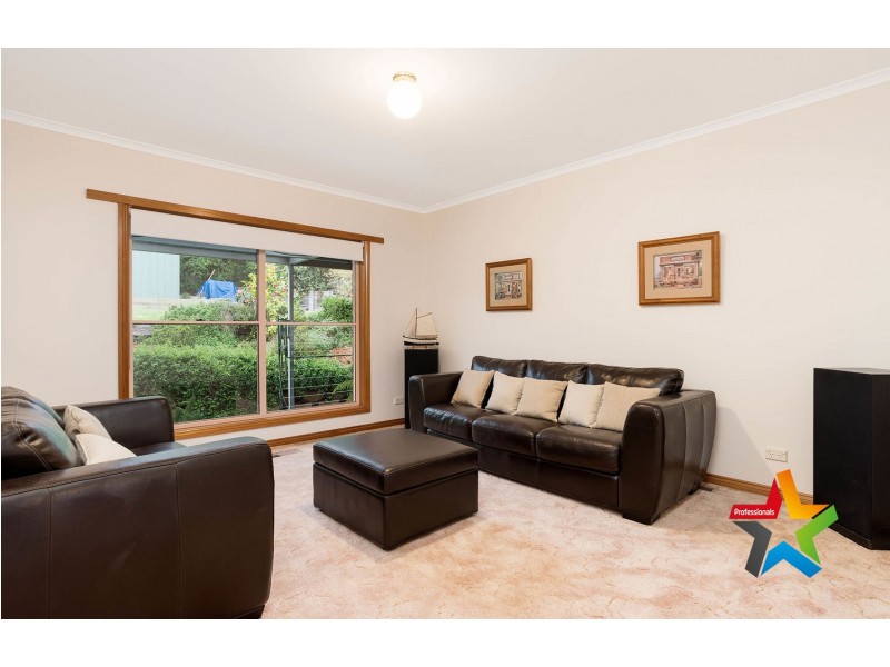 9 Christa Court, Lilydale VIC 3140