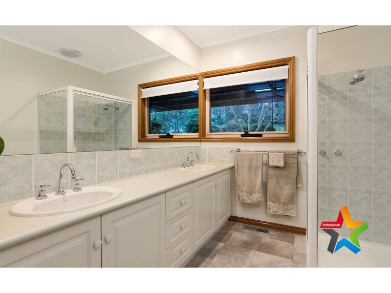 9 Christa Court, Lilydale VIC 3140